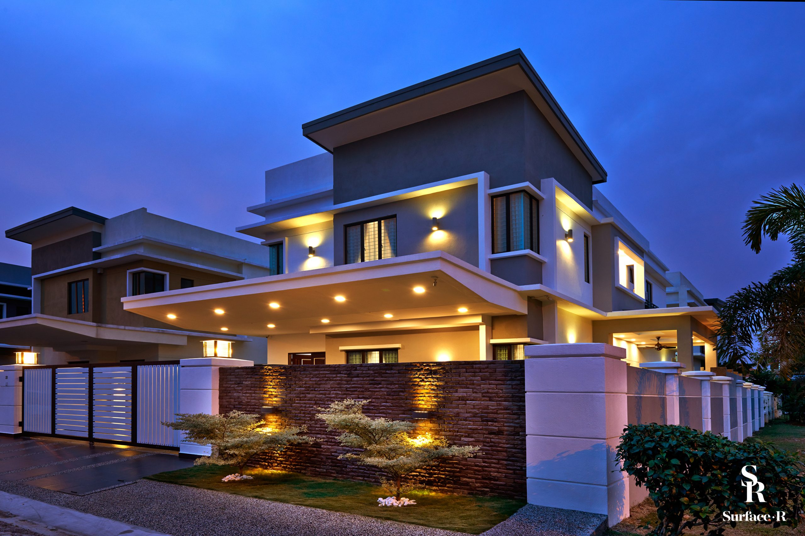 T RESIDENCE