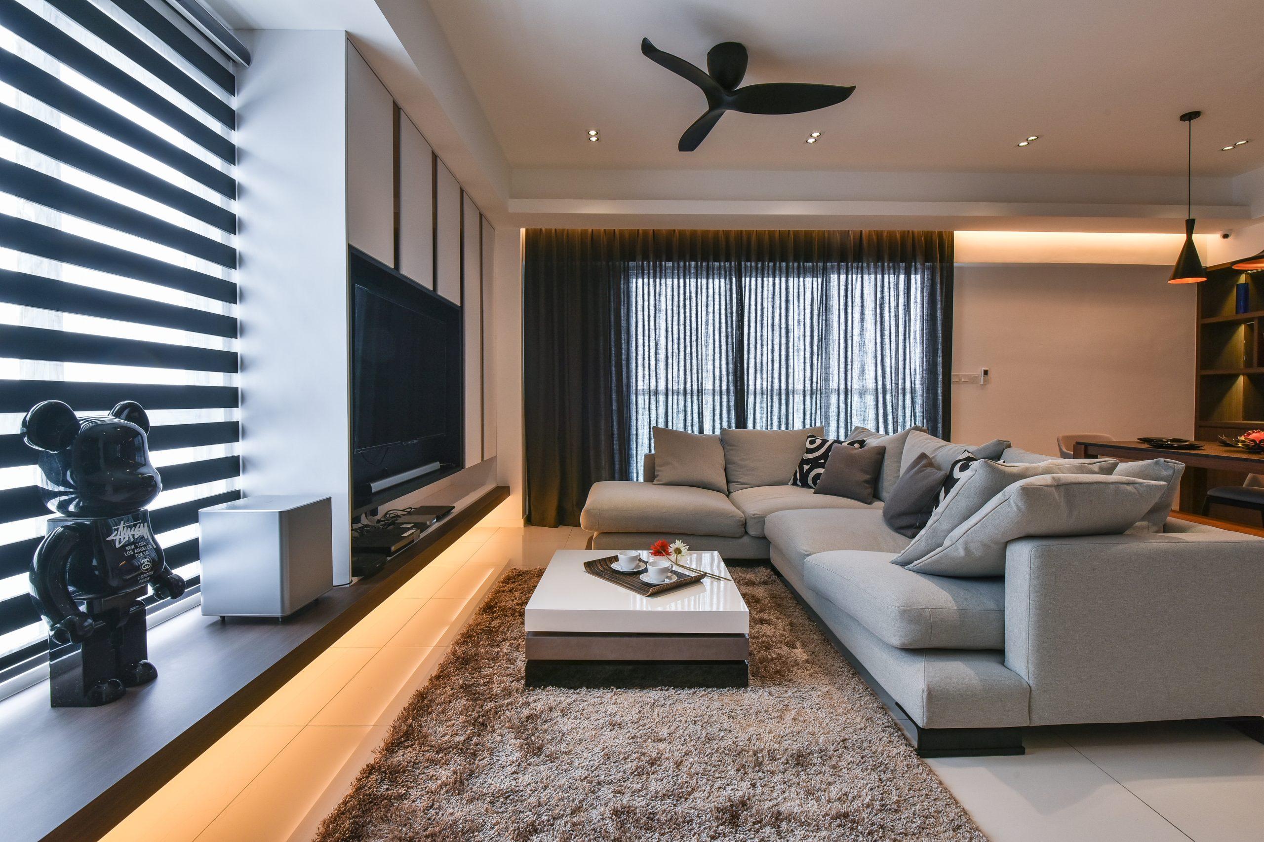J RESIDENCE VOC