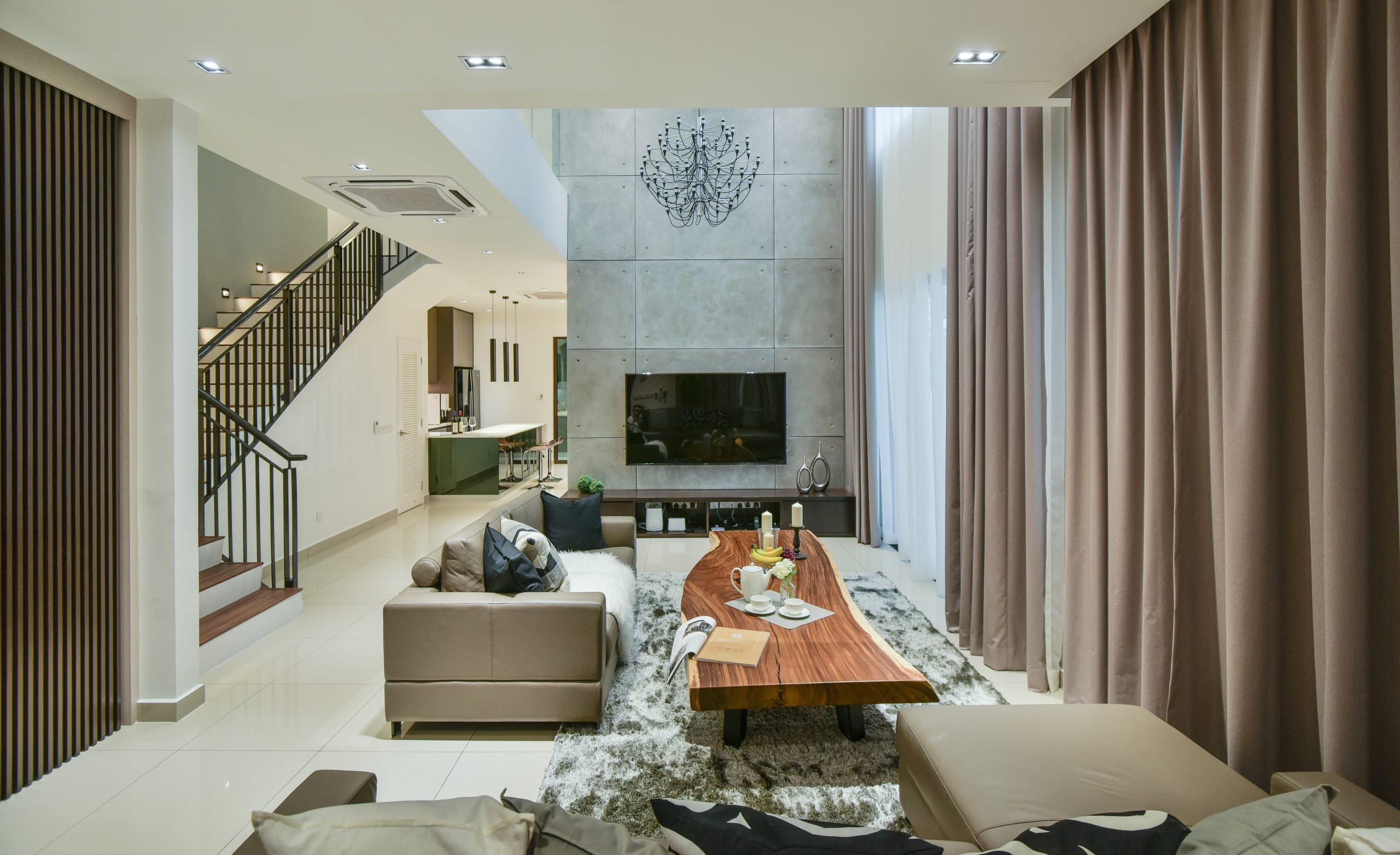 L RESIDENCE